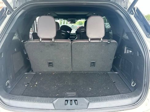 Used 2025 Ford Explorer Platinum RWD image 19