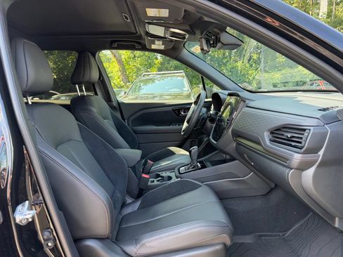 Used 2025 Subaru Forester Touring AWD/4WD image 18
