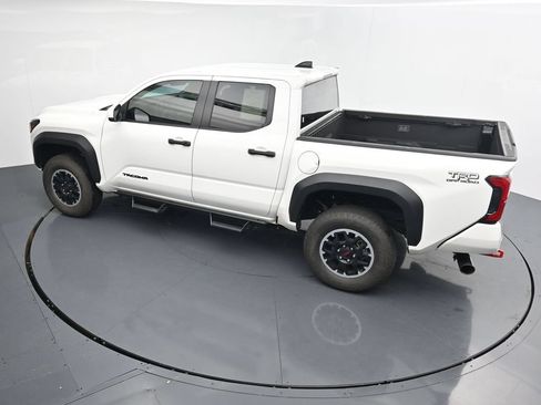 Used 2024 Toyota Tacoma TRD Off-Road AWD/4WD image 27