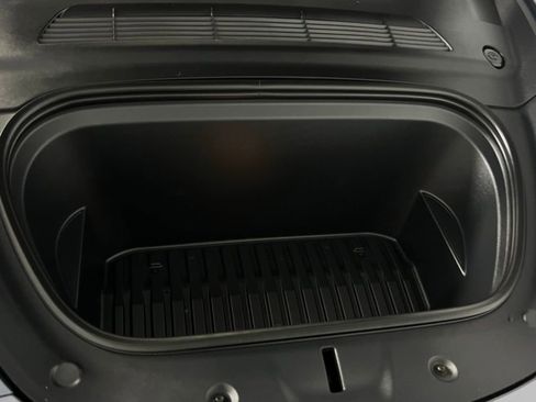 Used 2023 Tesla Model Y Performance image 31