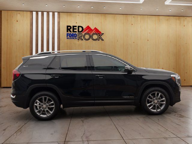 Used 2022 GMC Terrain SLT w/ Infotainment Package II AWD/4WD image 7