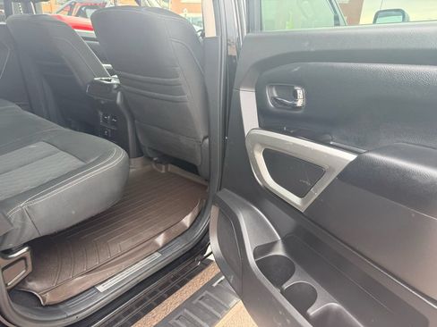 Used 2017 Nissan Titan SV AWD/4WD image 24