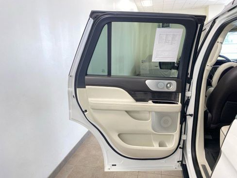 Used 2023 Lincoln Navigator Black Label image 8