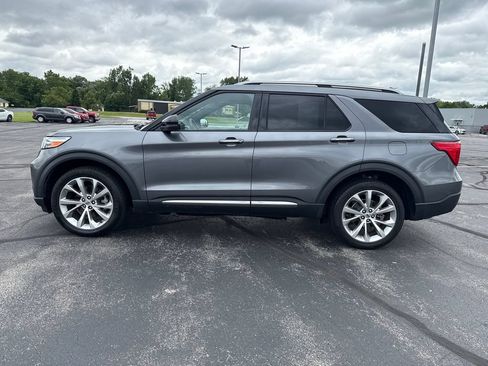 Used 2022 Ford Explorer Platinum w/ Equipment Group 601A AWD/4WD image 6