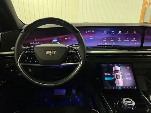 Certified 2025 Cadillac Escalade Sport w/ Touring Package AWD/4WD image 24