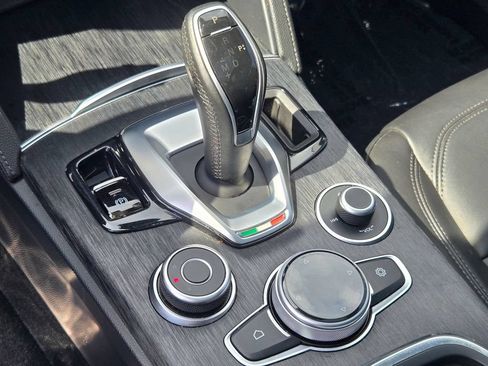 Used 2021 Alfa Romeo Stelvio Sprint w/ Sun & Sound Package AWD/4WD image 40