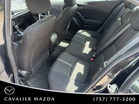 Used 2018 MAZDA MAZDA3 Sport w/ Preferred Equipment Package FWD image 11