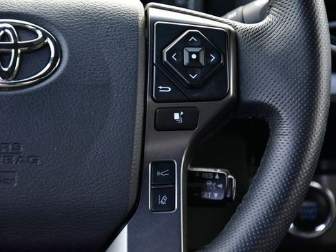 Used 2018 Toyota Tacoma TRD Sport image 16