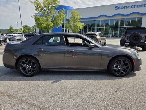 Used 2022 Chrysler 300 S RWD image 9