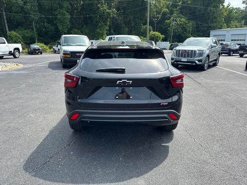 New 2026 Chevrolet Trax RS w/ Driver Confidence Package FWD image 17