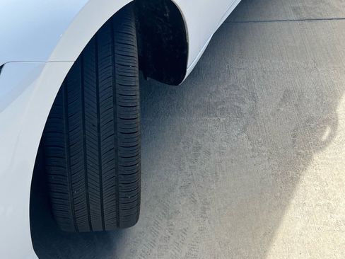 Certified 2025 Hyundai Elantra SEL image 9