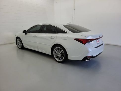Used 2021 Toyota Avalon Limited w/ Advanced Safety Package FWD image 7