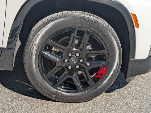 Certified 2023 Chevrolet Traverse Premier w/ Redline Edition image 12