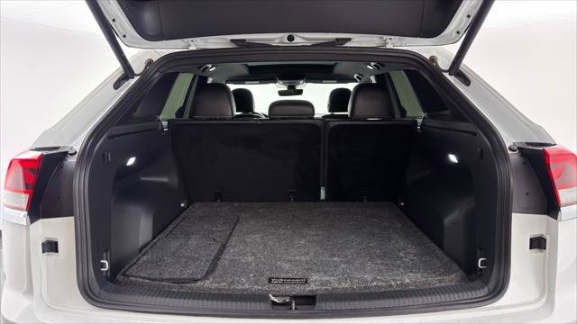 Used 2024 Volkswagen Atlas Cross Sport SE FWD image 18