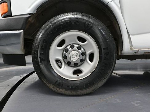 Used 2017 Chevrolet Express 3500 LT w/ LT Preferred Equipment Group image 16