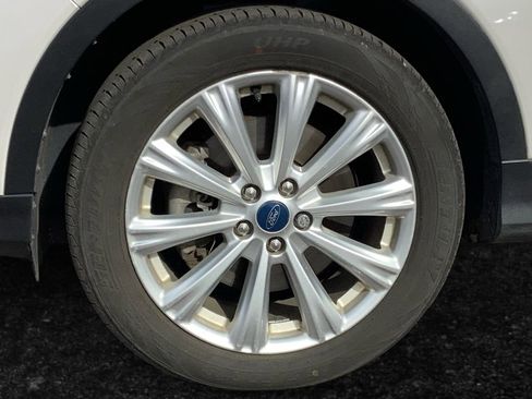 Used 2019 Ford Escape SEL image 26