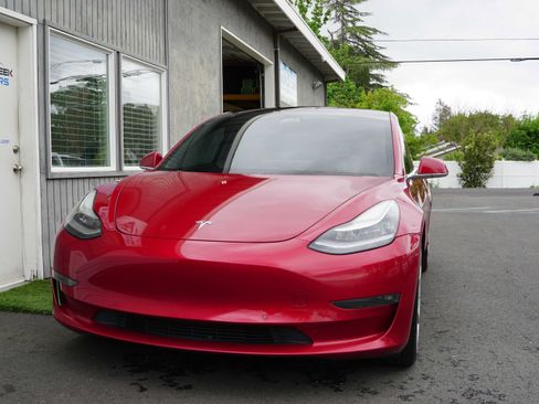 Used 2018 Tesla Model 3 Long Range image 2