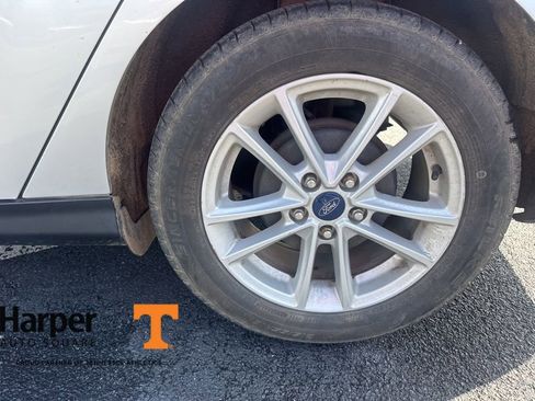 Used 2018 Ford Focus SE image 16