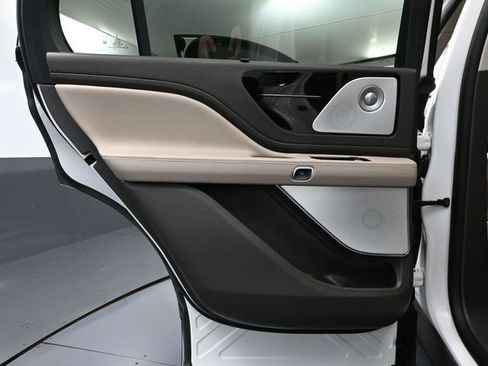 Used 2023 Lincoln Aviator Reserve w/ Equipment Group 201A image 41