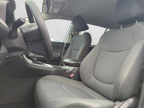 Used 2021 Toyota RAV4 LE image 19
