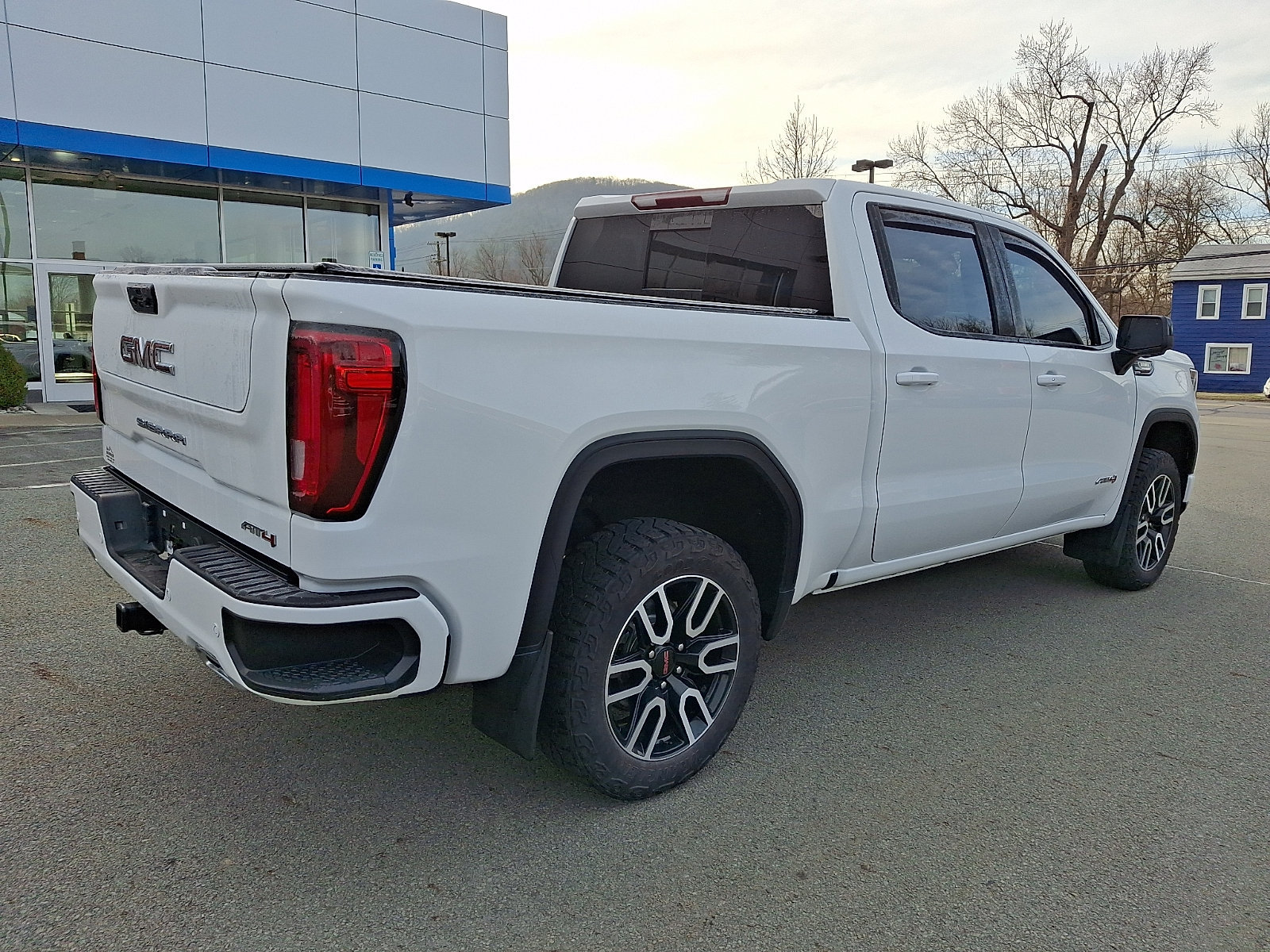 Certified 2023 GMC Sierra 1500 AT4 w/ AT4 Preferred Package AWD/4WD image 6