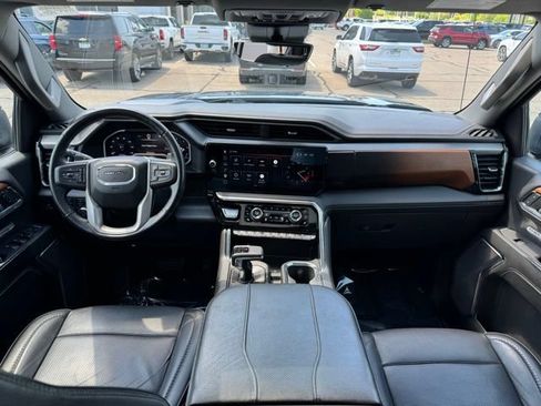 Used 2023 GMC Sierra 1500 Denali w/ Denali Reserve Package AWD/4WD image 9