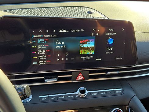 Certified 2023 Hyundai Elantra SEL w/ Convenience Package image 20