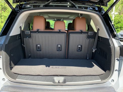 New 2026 Nissan Pathfinder Platinum FWD image 6
