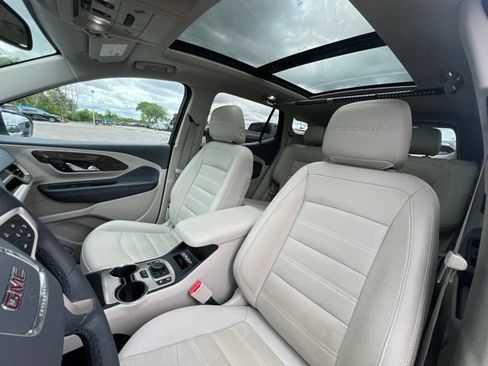 Used 2024 GMC Terrain Denali w/ Denali Premium Package AWD/4WD image 26