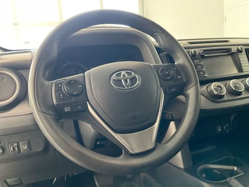 Used 2017 Toyota RAV4 LE AWD/4WD image 14