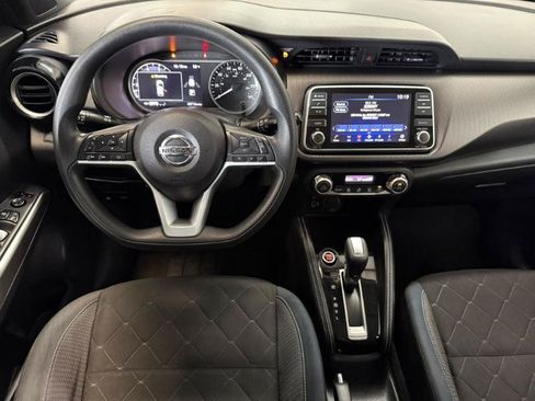 Used 2018 Nissan Kicks SV FWD image 14