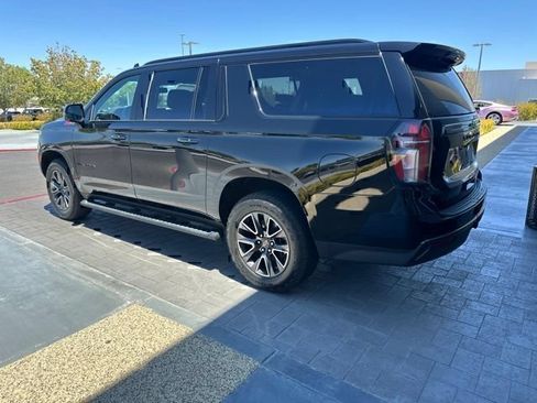 Used 2021 Chevrolet Suburban Z71 w/ Luxury Package AWD/4WD image 7