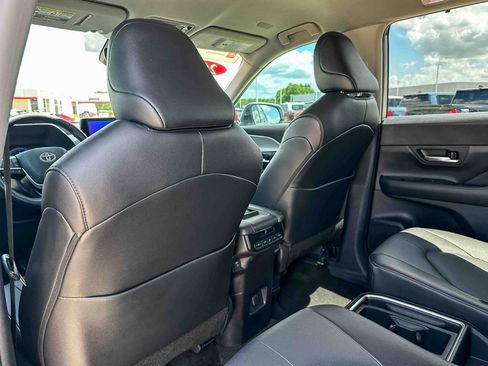 Certified 2025 Toyota Grand Highlander AWD image 17