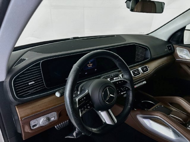 Certified 2024 Mercedes-Benz GLS 450 4MATIC image 9