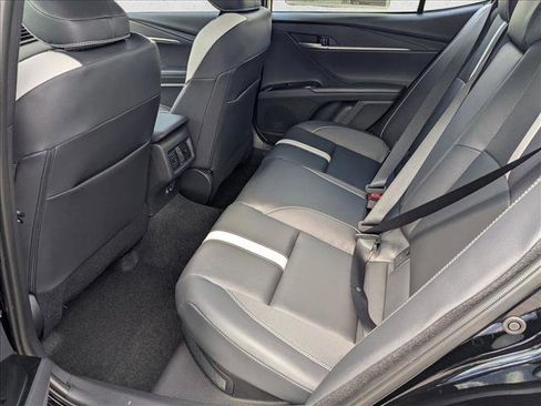 Used 2026 Toyota Camry SE w/ Multimedia Upgrade Package image 15