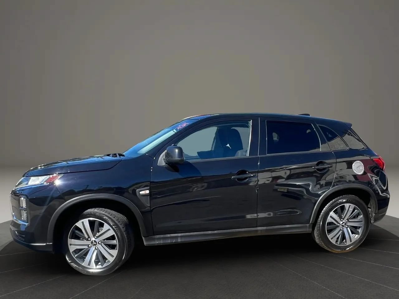 Used 2021 Mitsubishi Outlander Sport ES AWD/4WD image 2