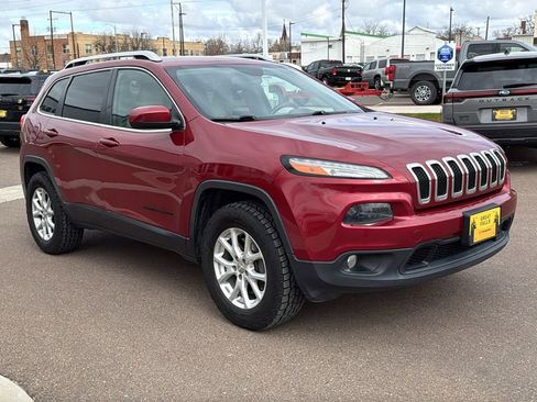 Used 2015 Jeep Cherokee Latitude AWD/4WD image 3