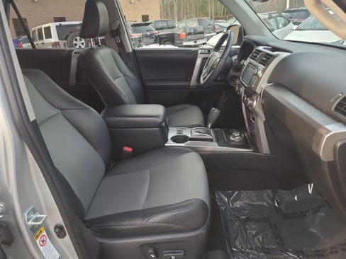 Certified 2018 Toyota 4Runner SR5 Premium image 17