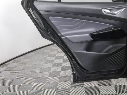 Used 2023 Volkswagen ID.4 Pro S image 39