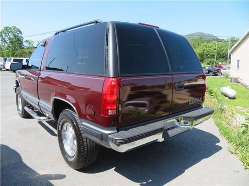 Used 1995 Chevrolet Tahoe 4WD 2-Door image 2