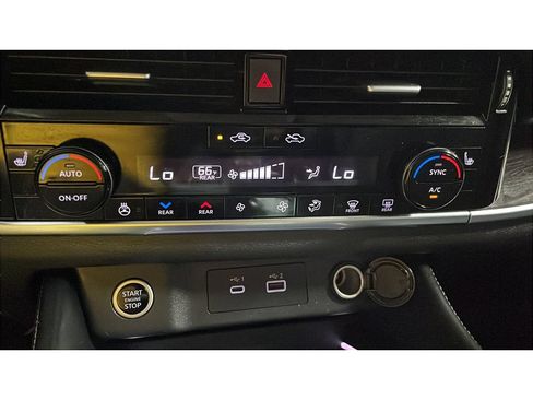 Used 2023 Nissan Rogue Platinum w/ Platinum Premium Package AWD/4WD image 14