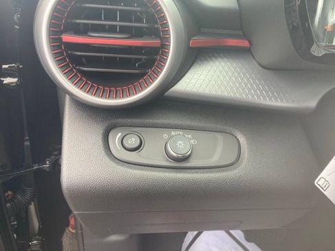 New 2026 Chevrolet Trax RS w/ Sunroof Package FWD image 18
