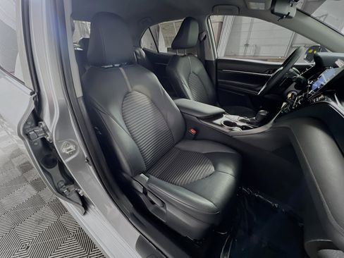 Used 2024 Toyota Camry SE image 30