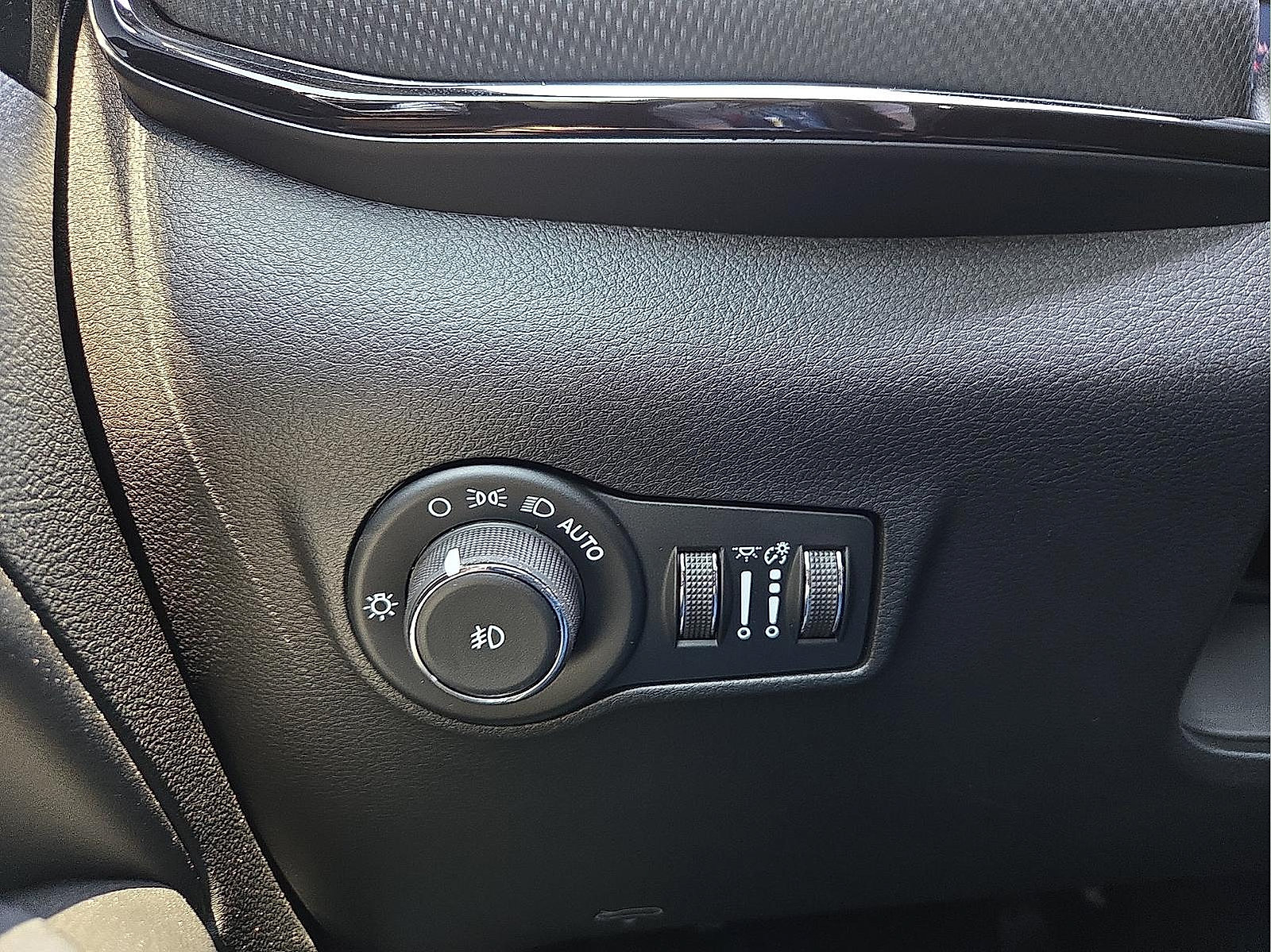 New 2026 Jeep Compass Trailhawk w/ Sun, Sound & Navigation Group AWD/4WD image 22