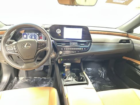 Certified 2023 Lexus ES 350 w/ Premium Package image 29