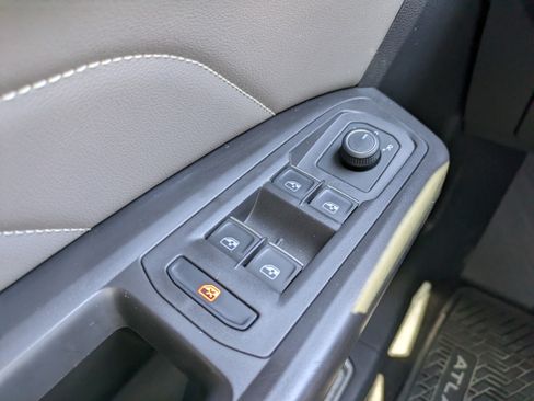 Certified 2023 Volkswagen Atlas SE FWD image 22