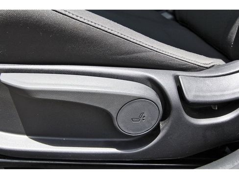 Used 2025 Hyundai Elantra SEL FWD image 25