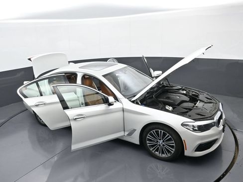 Used 2018 BMW 530i xDrive AWD/4WD image 37