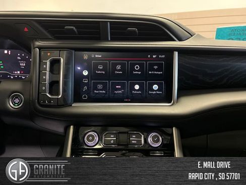 Used 2022 GMC Yukon XL Denali w/ Denali Ultimate Package image 19