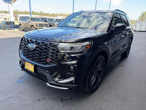 Certified 2025 Ford Explorer ST AWD/4WD image 3